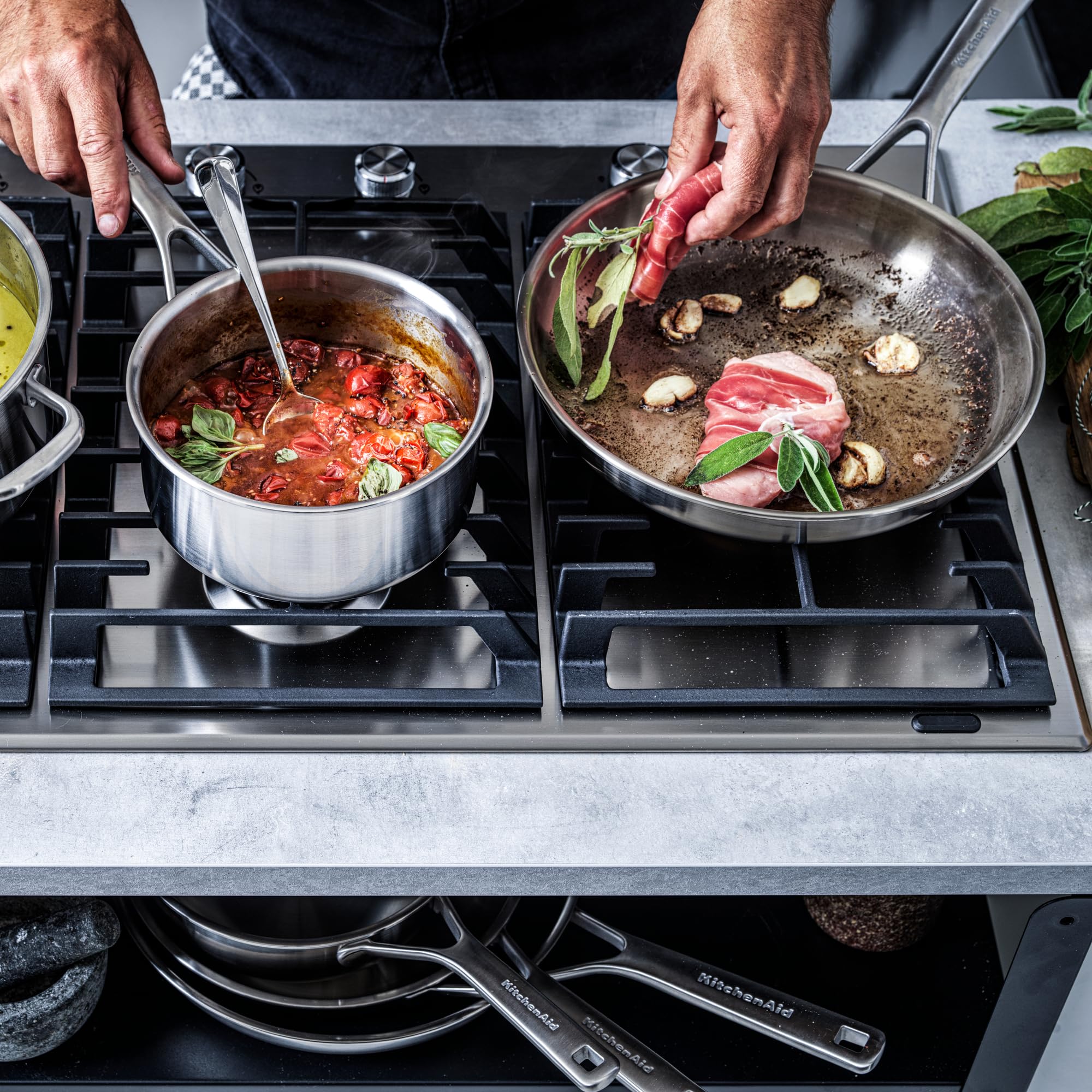 KitchenAid CC003257-001 Stielkasserolle mit Glasdeckel 2.1L 18cm Edelstahl