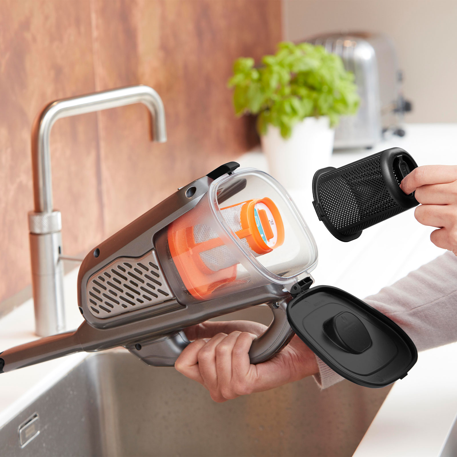 Black + Decker BHHV520BT 18V Dustbuster Akkustaubsauger  Titanium/Silber/Schwarz