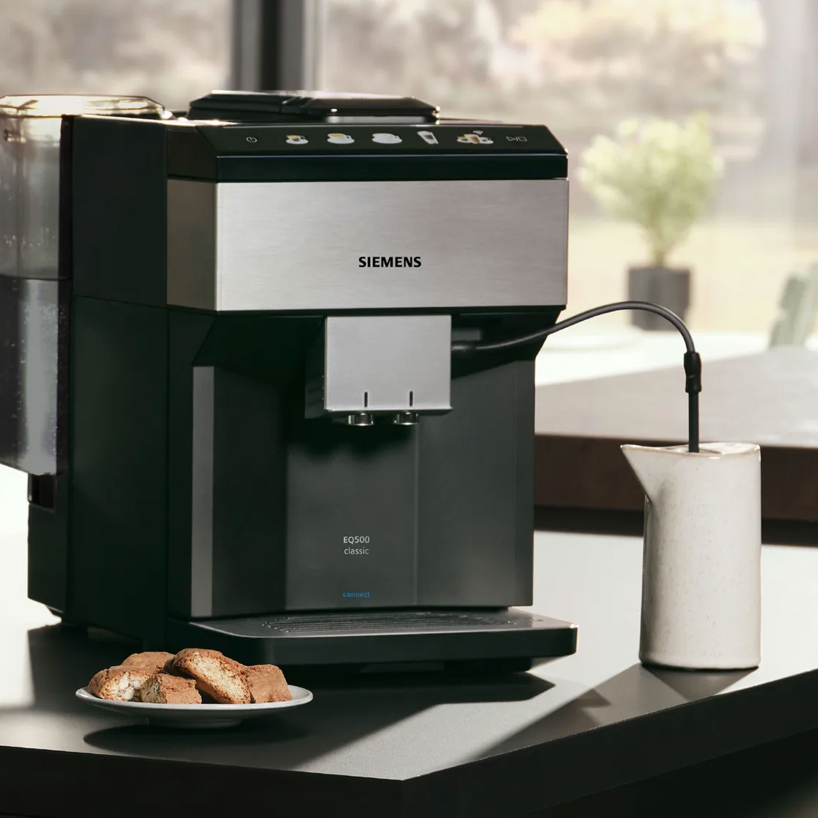 Siemens TP516DX3 Kaffeevollautomat (classic) EQ.500 Edelstahl / schwarz Siemens TP516DX3 Kaffeevollautomat (classic) EQ.500 Edelstahl / schwarz