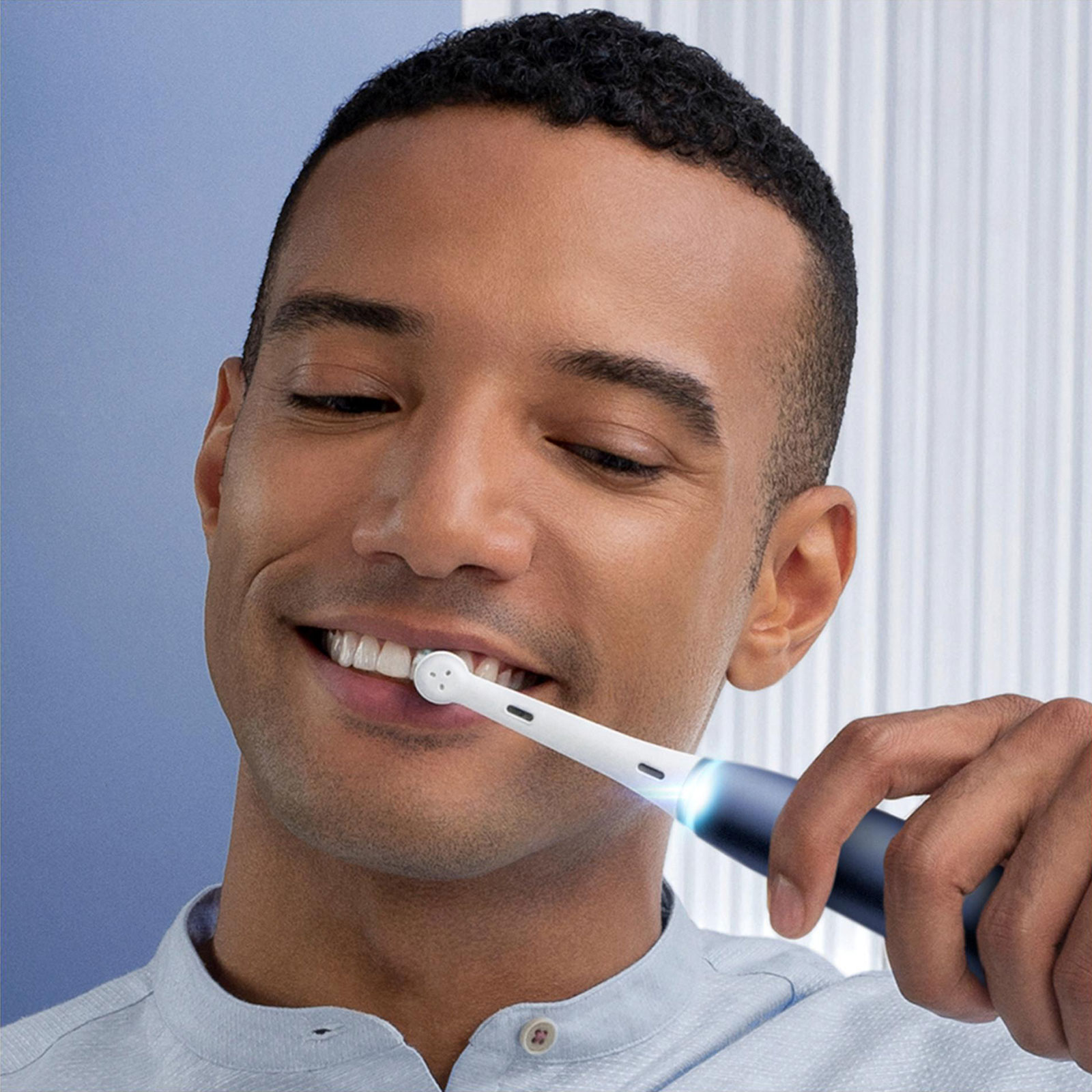 Oral-B Zahnbürste iO SERIES 7N JAS22