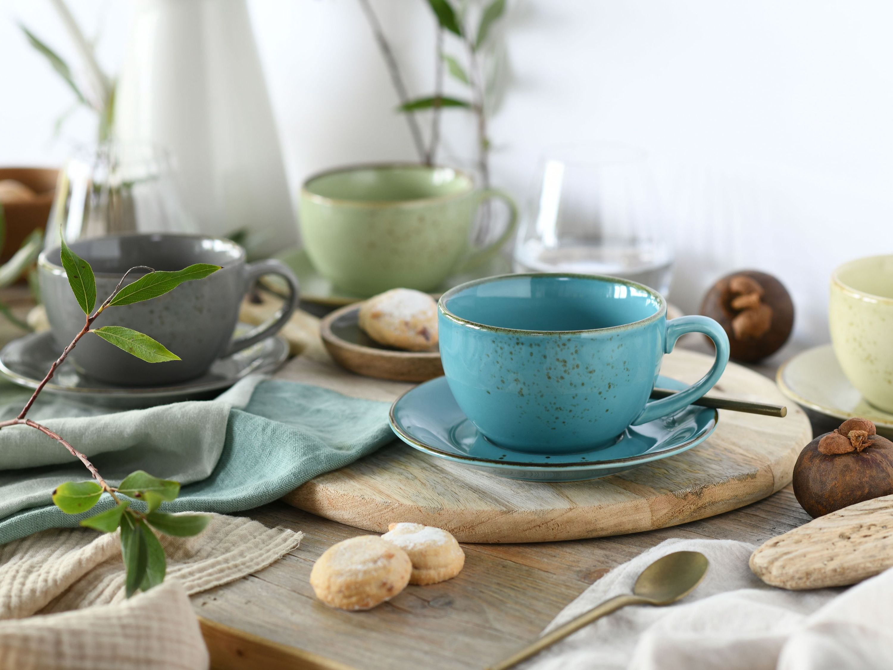 CreaTable, 23414, Serie Nature Collection BUNT Bistrotassen Set, Geschirrset, Tassen Set 16 teilig