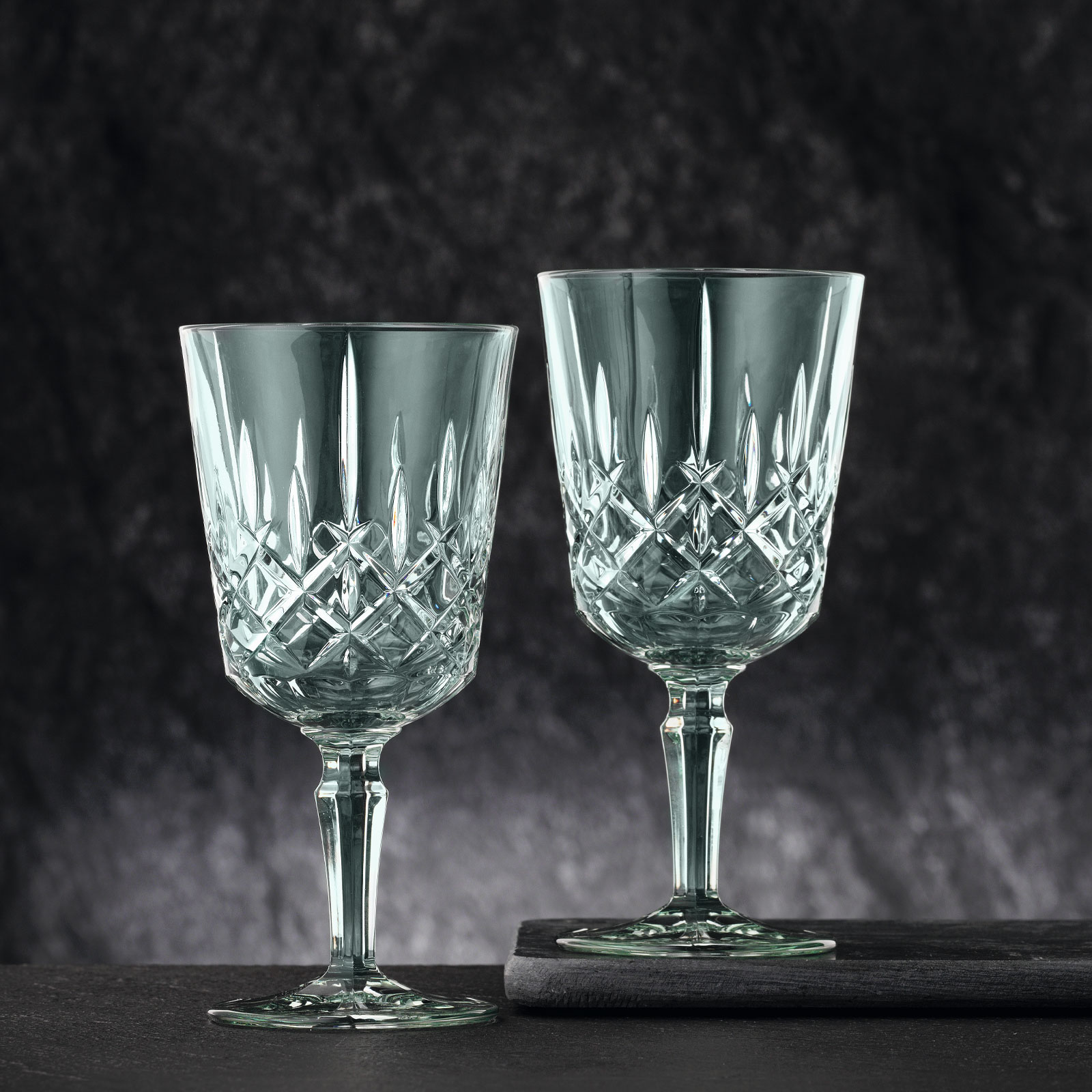 Nachtmann, 2-teiliges Weingläser-Set, Grüne Cocktailgläser/Weingläser, Kristallglas, 355 ml, Mint, Noblesse Colors, 105220