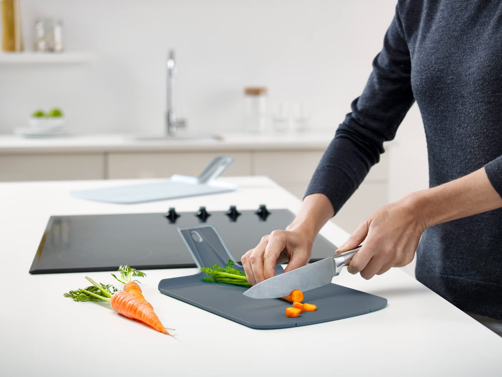 Joseph Joseph Chop2Pot Plus 2-teiliges klappbares rutschfestes Schneidebrett-Set