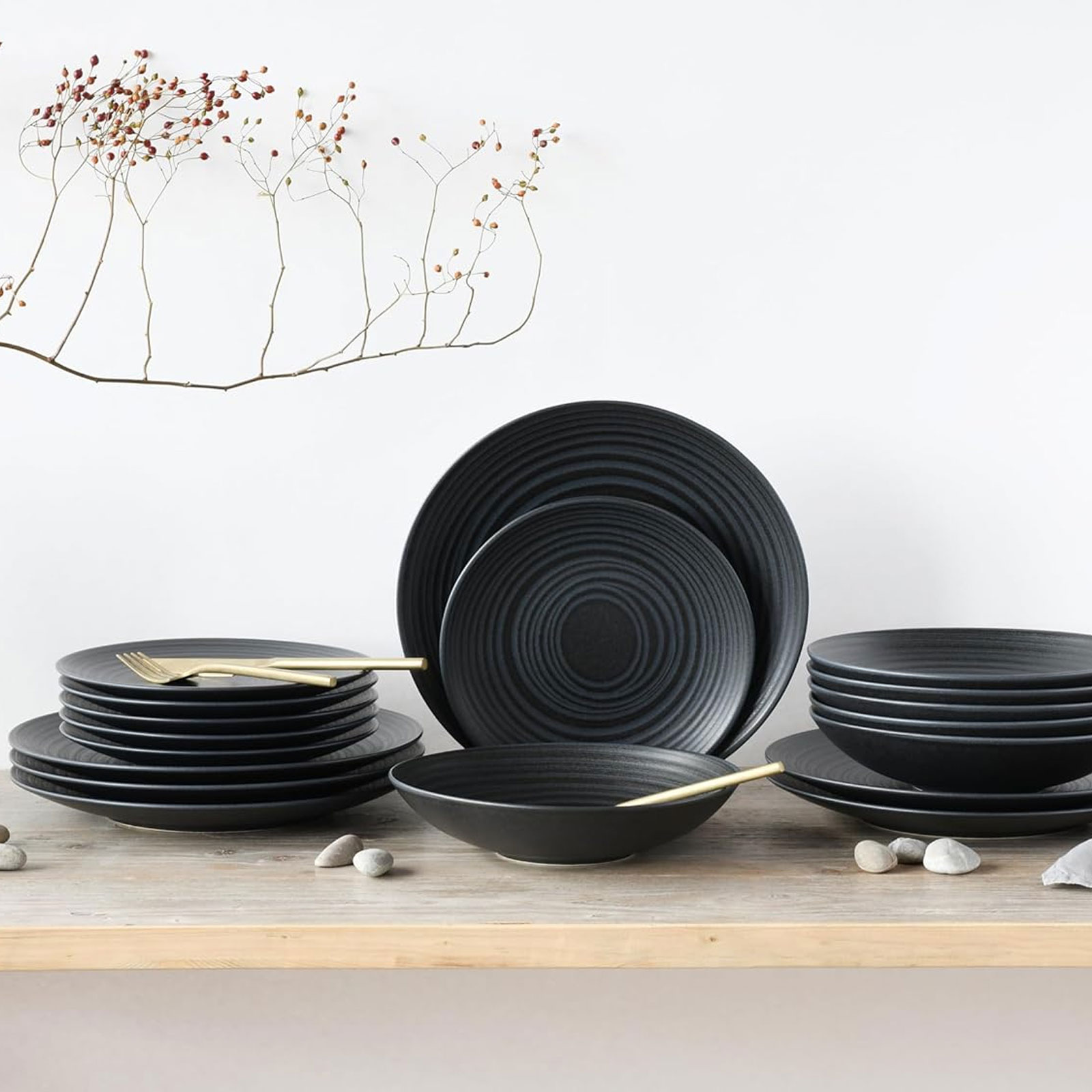 CreaTable, 20569, Serie Lava Stone Black, 18-teiliges Geschirrset für 6 Personen, Teller Set aus Steinzeug