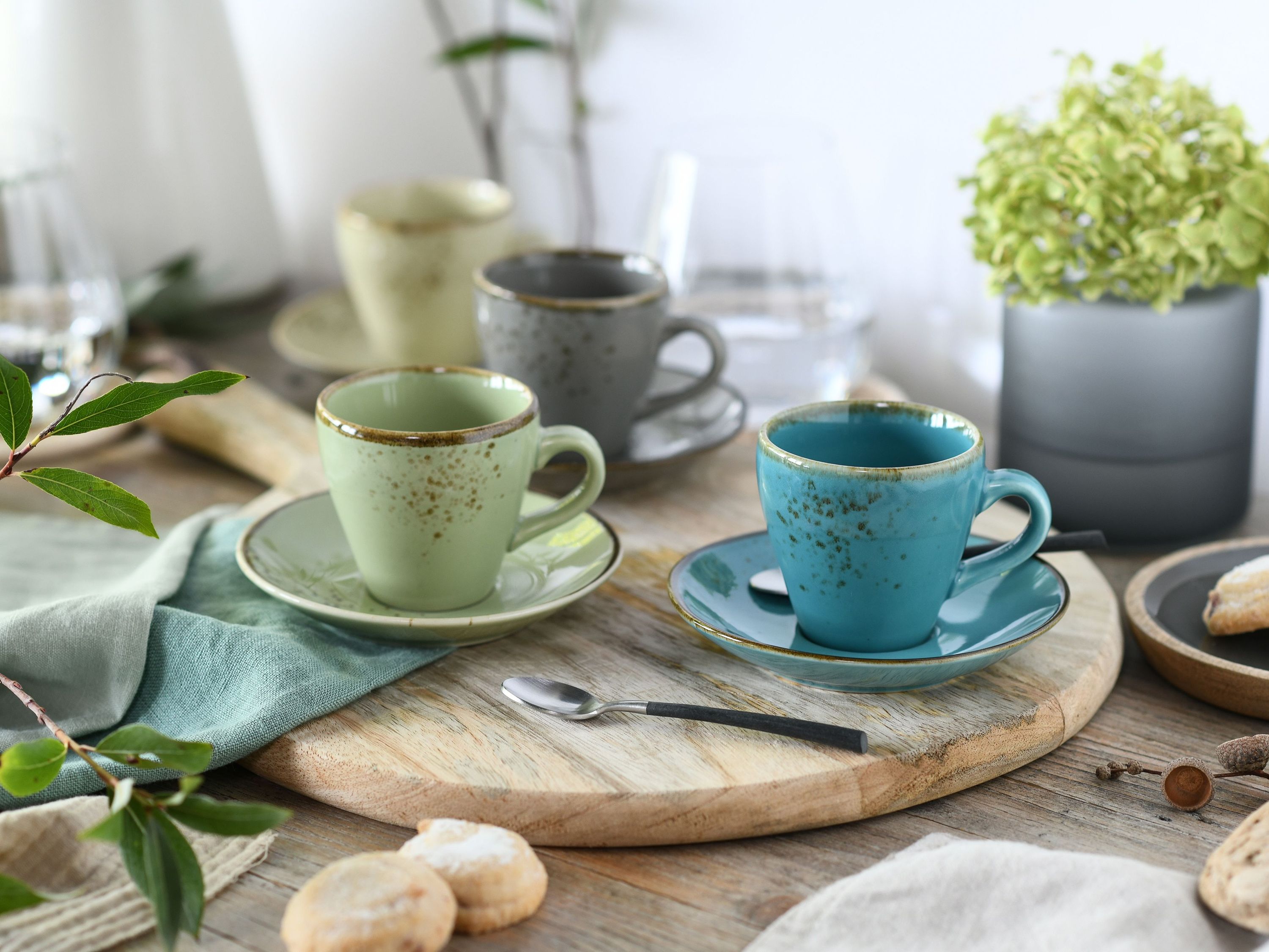 CreaTable, 23414, Serie Nature Collection BUNT Bistrotassen Set, Geschirrset, Tassen Set 16 teilig