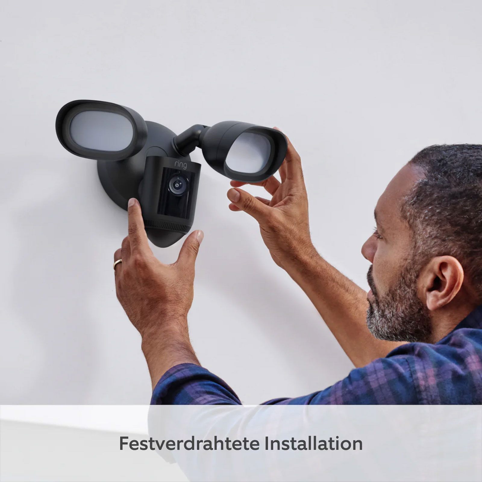 Ring Floodlight Cam Wired Pro, Schwarz Außenkamera (Überwachungskamera, WLAN, Amazon Alexa)