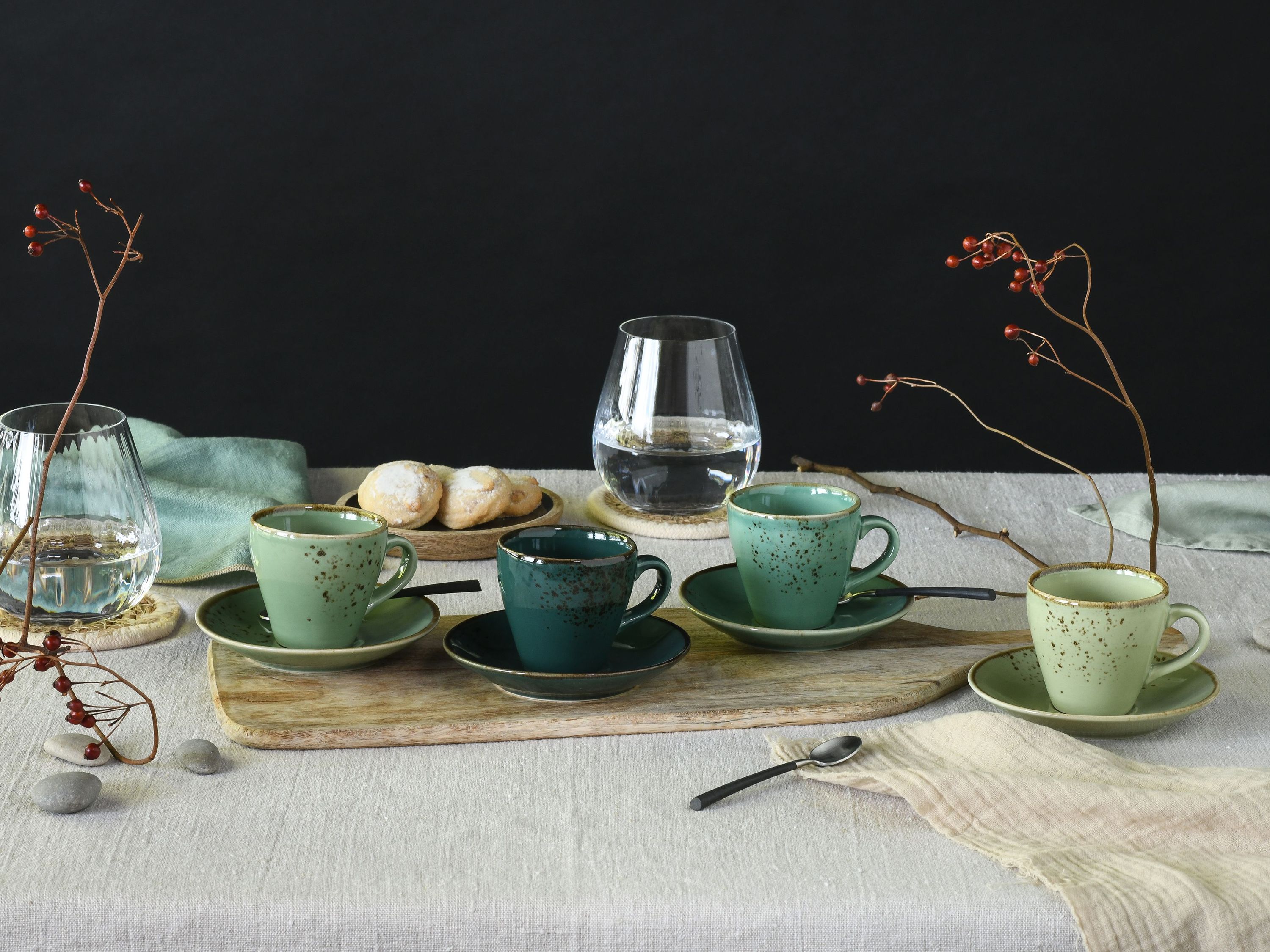 CreaTable, 22881, Serie Nature Collection Green Life, 8-teiliges Geschirrset, Espresso Set aus Steinzeug