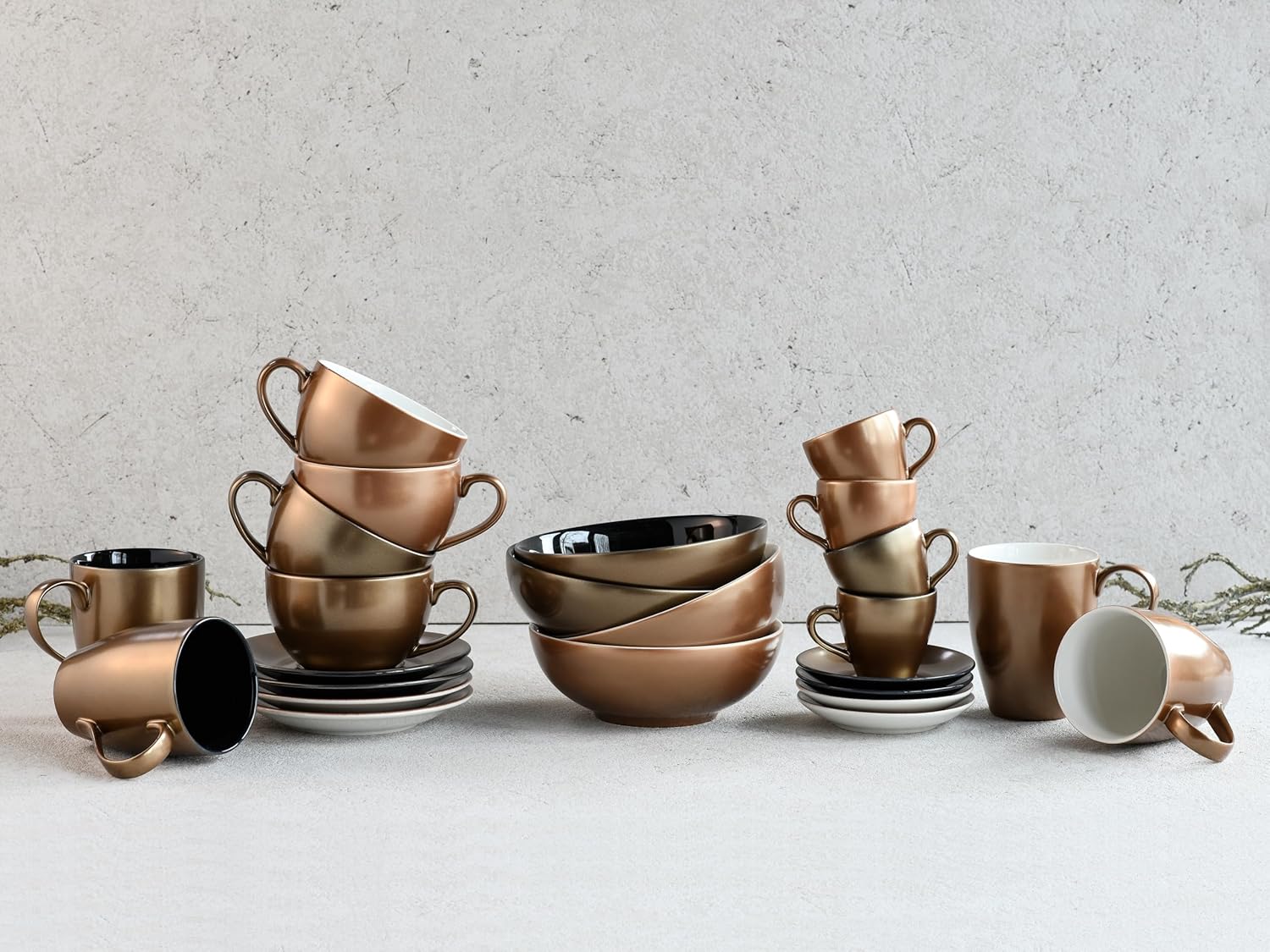 CreaTable, 24331, Serie Golden Days Schwarz, 12-teiliges Geschirrset, Cappuccino Set aus Steinzeug