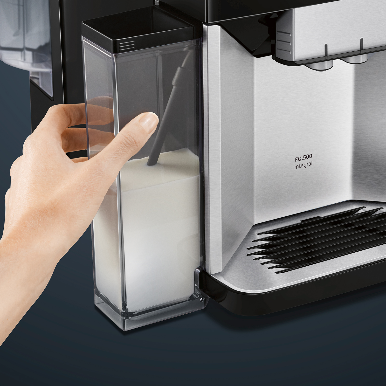 Siemens EQ.500 integral TQ507D03 Kaffeevollautomat inkl. Reinigungsset