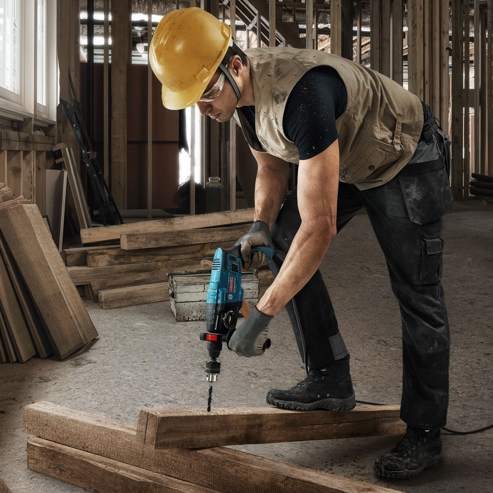 Bosch Professional Bohrhammer mit SDS plus GBH 2-21 mit je 1x Bohrer SDS plus 6, 8, 10 mm