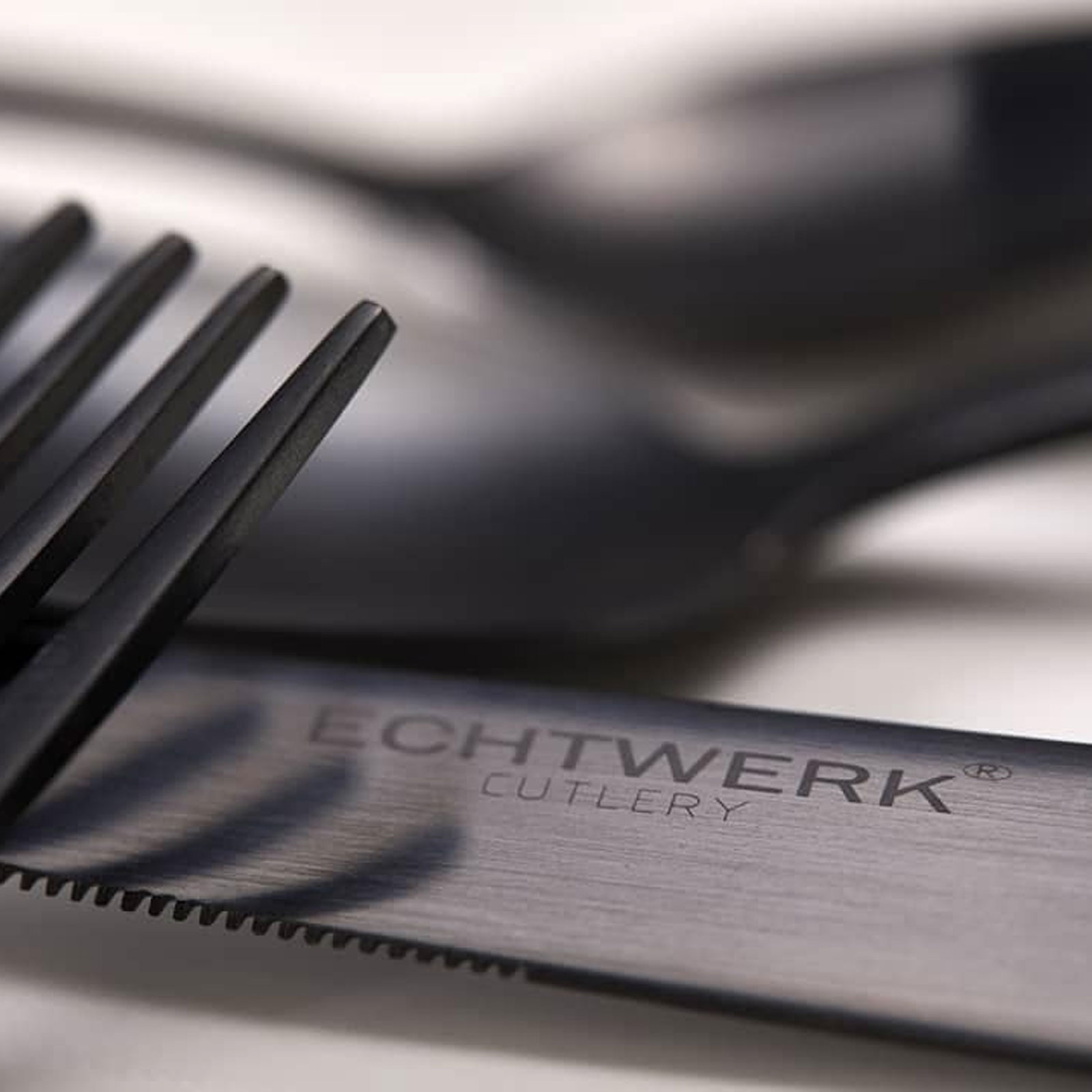 Echtwerk Tafelbesteck "AVELINO" 42tlg. - Black Edition