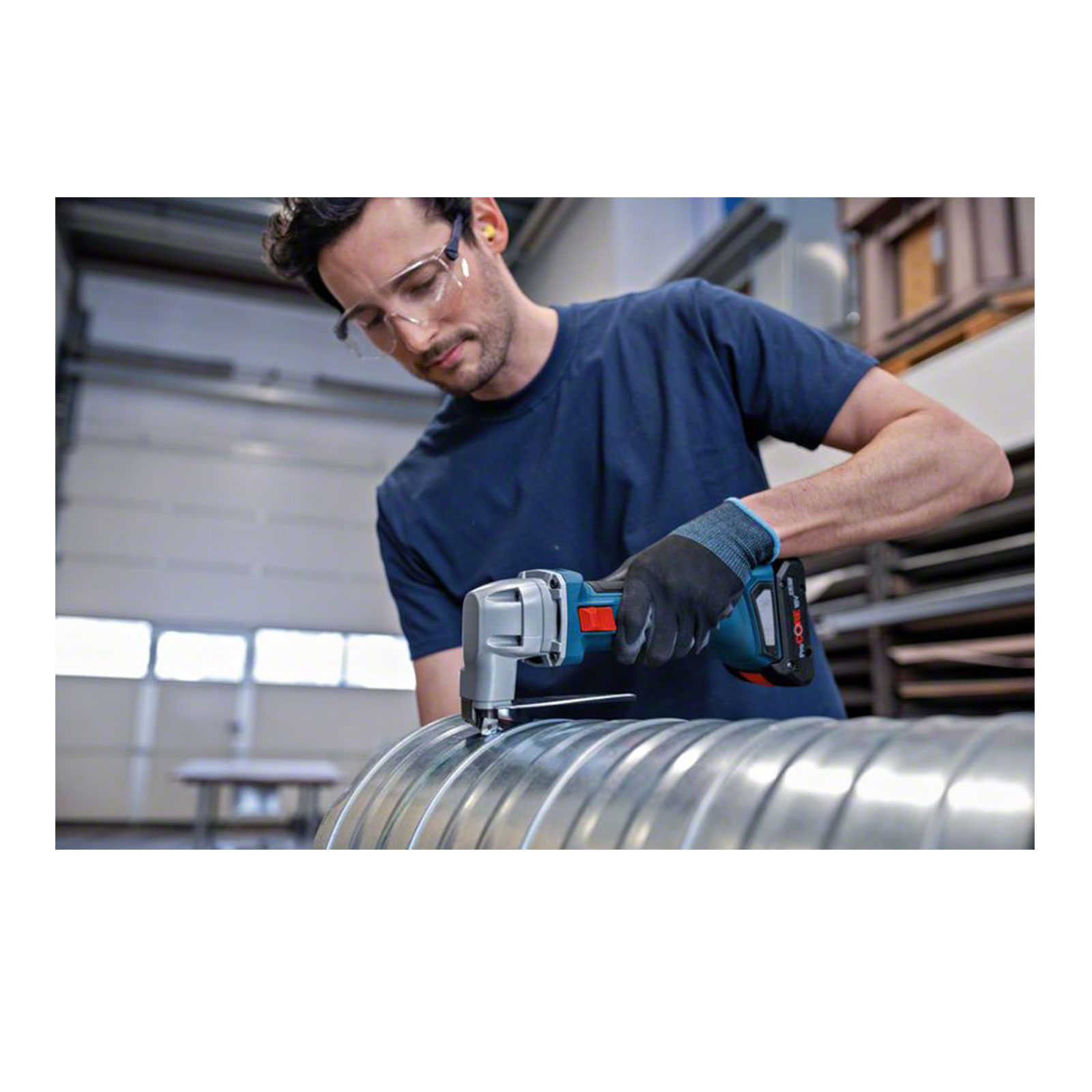 Bosch Professional GSC 18V-16 E 2xPC4,0; L-BOXX