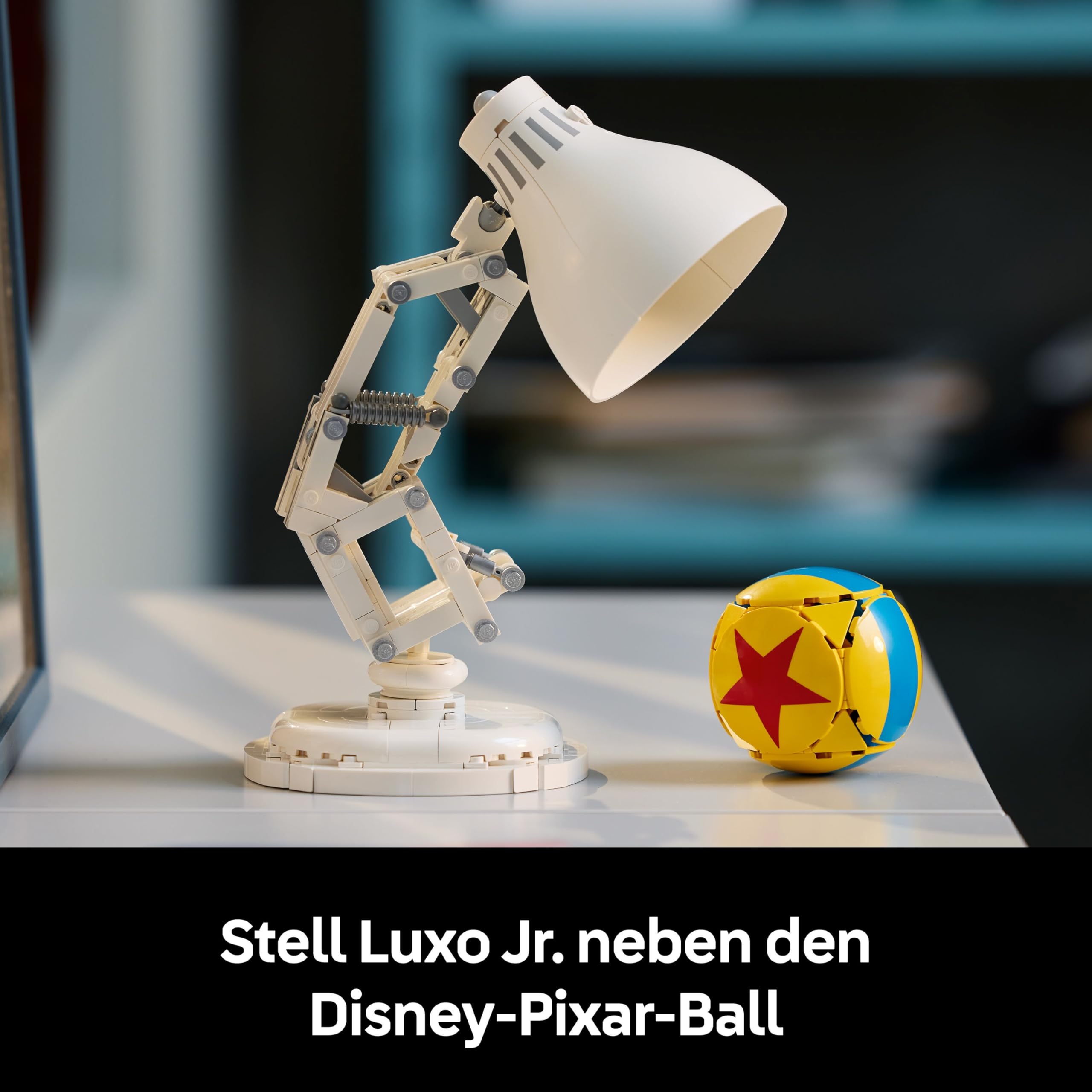 LEGO Ideas | Disney Pixar Set - Spielset mit Schreibtischlampe zum Bauen 21357