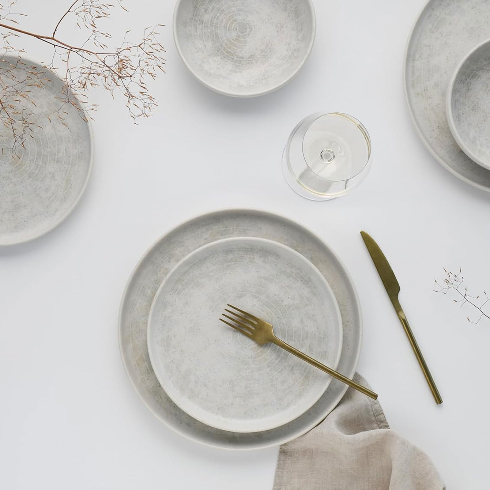 CreaTable, 23714, Serie Uno Athena , 12-teiliges Geschirrset, Teller Set aus Steinzeug, spülmaschinen- und mikrowellengeeignet, Qualitätsproduktion