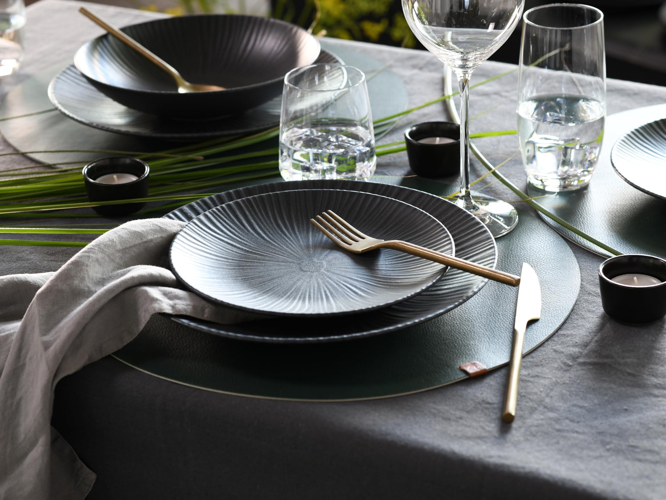 CreaTable, 24414, Serie Vesuvio Black, 18-teiliges Geschirrset für 6 Personen