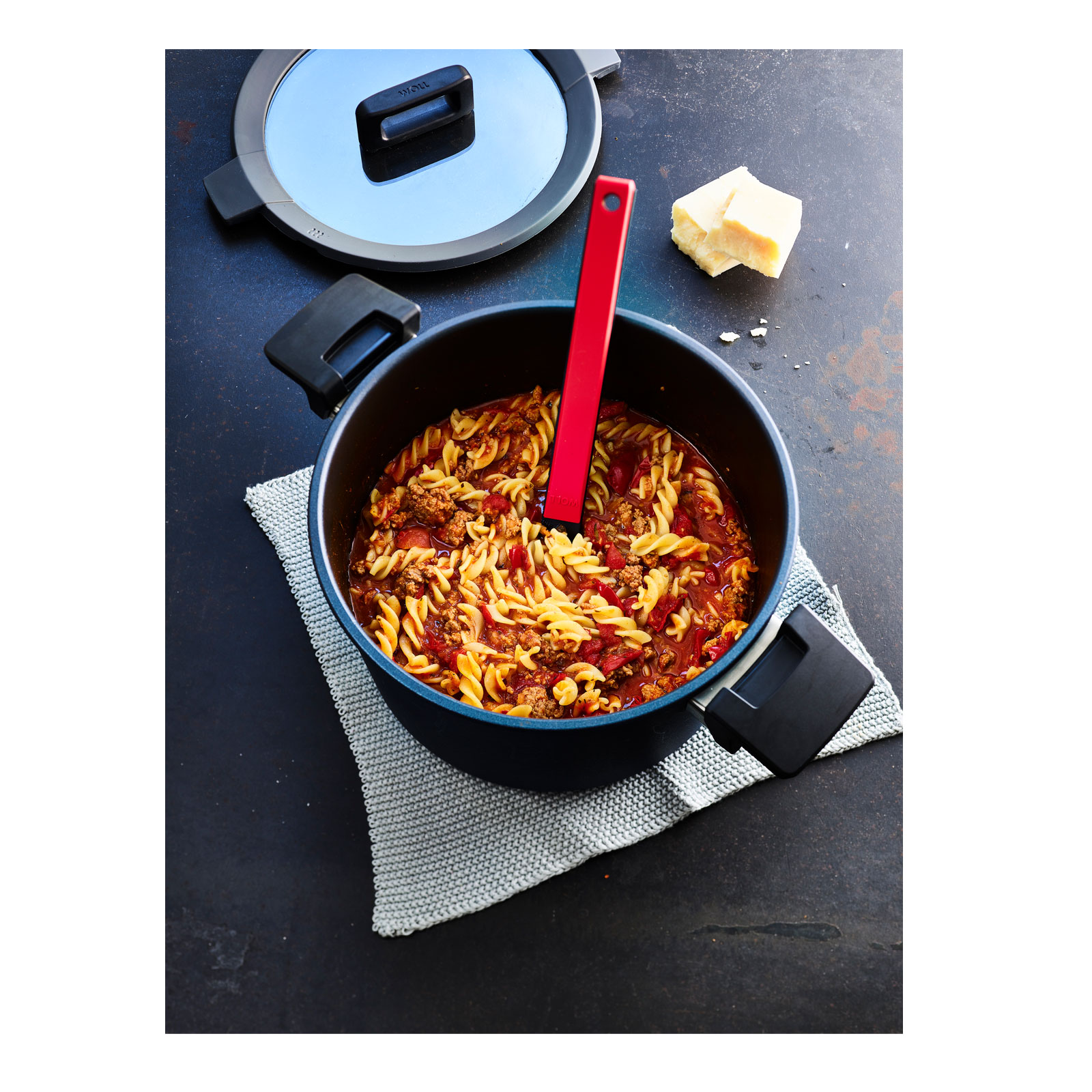 Woll 120CP Guss Topf Concept Plus 20 cm, 11.5 cm hoch mit 3 L, inklusiv Deckel Woll 120CP Guss Topf Concept Plus 20 cm, 11.5 cm hoch mit 3 L, inklusiv Deckel