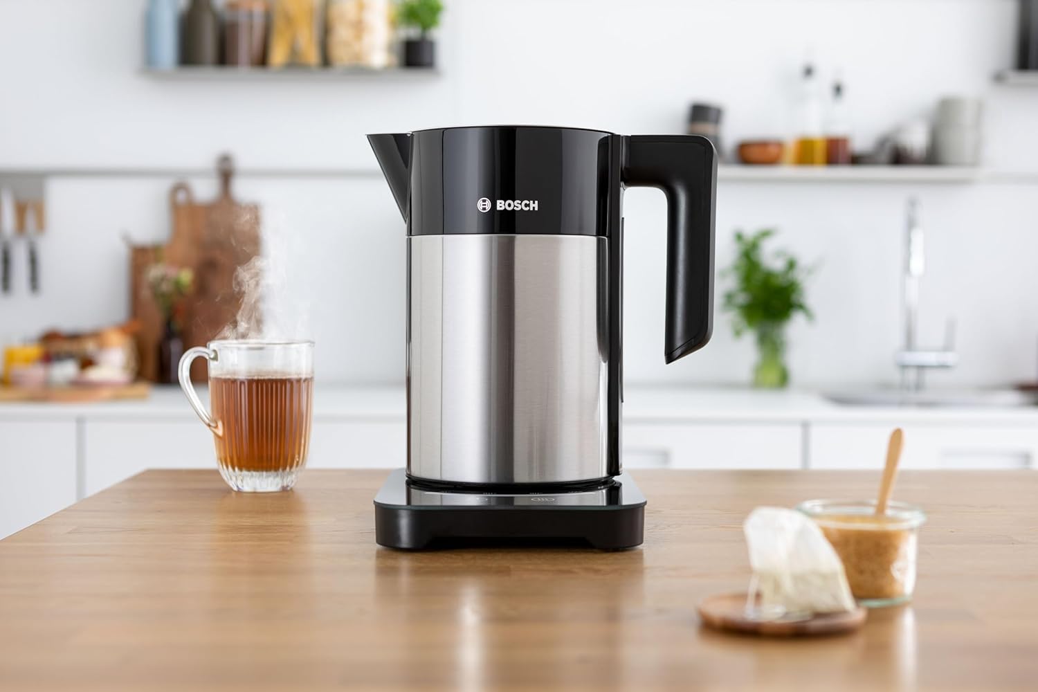 Bosch TWK7203 Wasserkocher 2200W 1,7 Liter Edelstahl/schwarz 7 Temperaturstufen