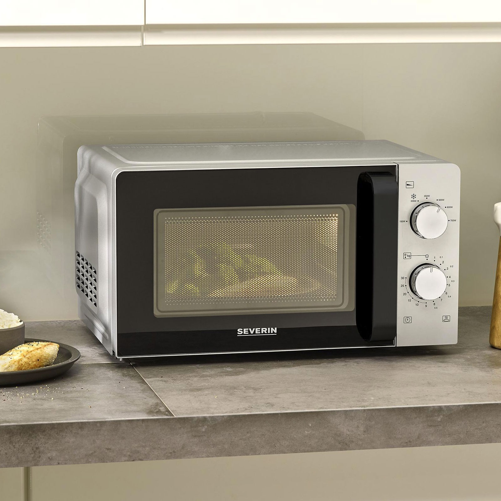 SEVERIN MW 7572 Inverter Silber Mikrowelle (19 Liter, 700 Watt Mikrowellenleistung, 6 Leistungsstufen, 6 Programme, Auftau-Funktion, Inverter Technologie, Glasdrehteller 24 cm, 30 Minuten Timer mit Endsignal, lackierter Innenraum, Silber/Sc