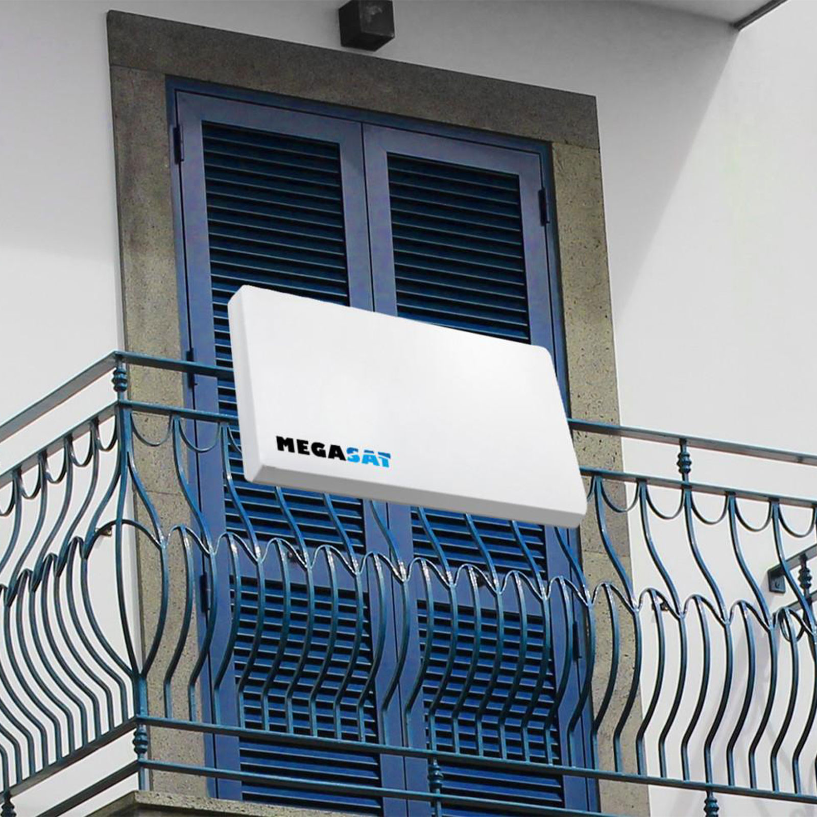 MEGASAT D4 Profi-Line Flachantenne (Flachantenne, Quad-LNB)