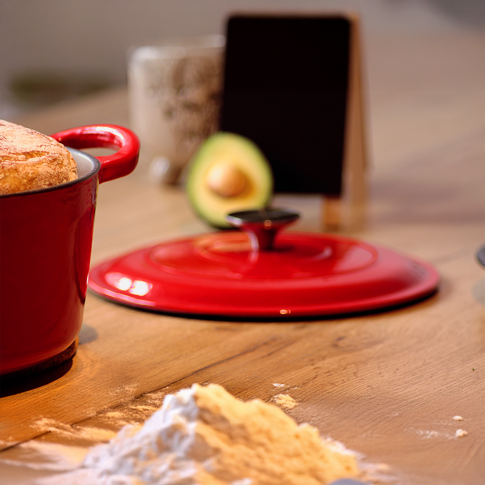 Echtwerk Schmortopf Gusseisen Gusseisentopf Bräter mit Deckel Brotbacktopf rund Grill BBQ Induktion Creme, 3,5 L